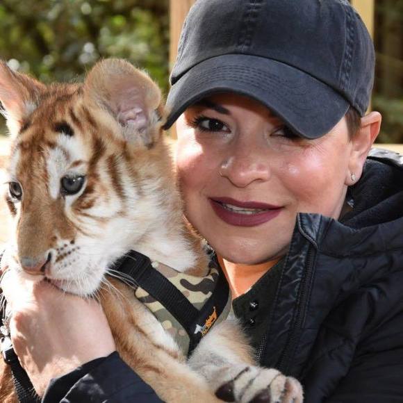 Meet your Posher, Lisette - Picture 1 of 1